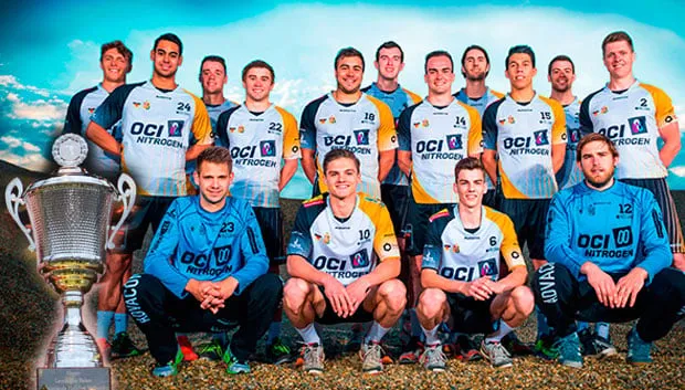teamfoto 2015 2016 oci lions met handbalbeker 2015