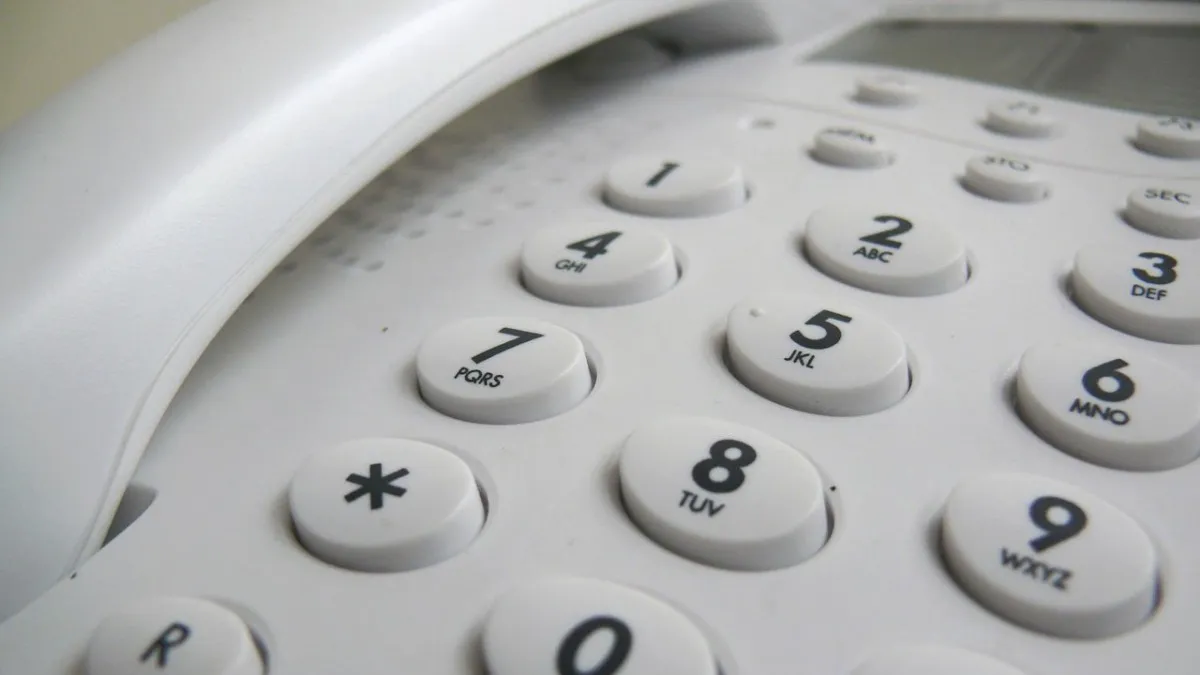 telefoontoestel ouder model met druktoetsen