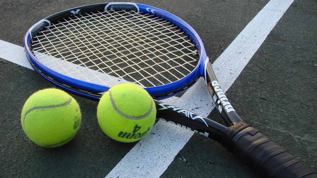 tennisracket 2 ballen hardcourt
