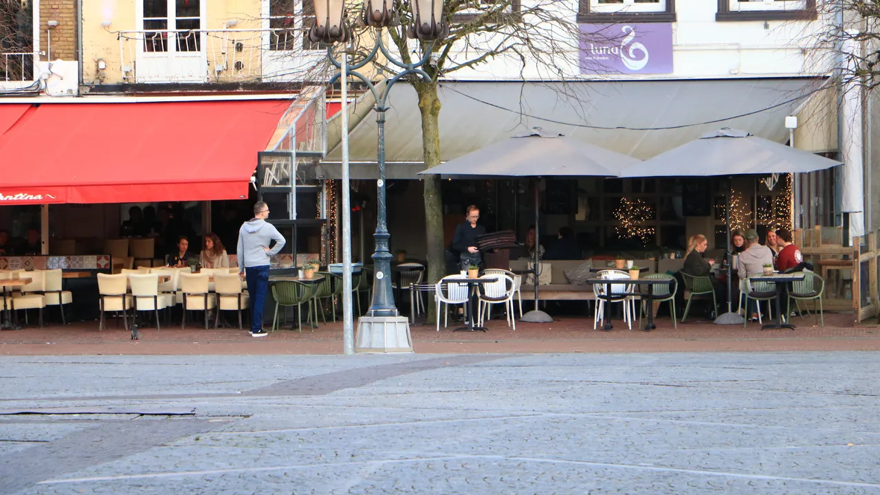 terrassen markt kort voor 18 00 uur 15 maart 2020