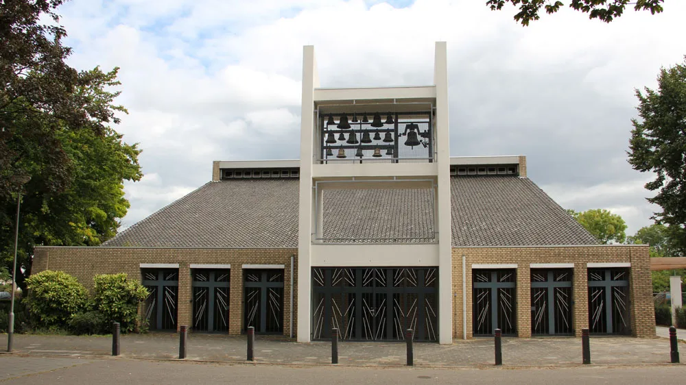 tgd0opptm4y7p3s5gykfcslkv kerkbaanderturnenzaal02 bernadettekerk 16 9