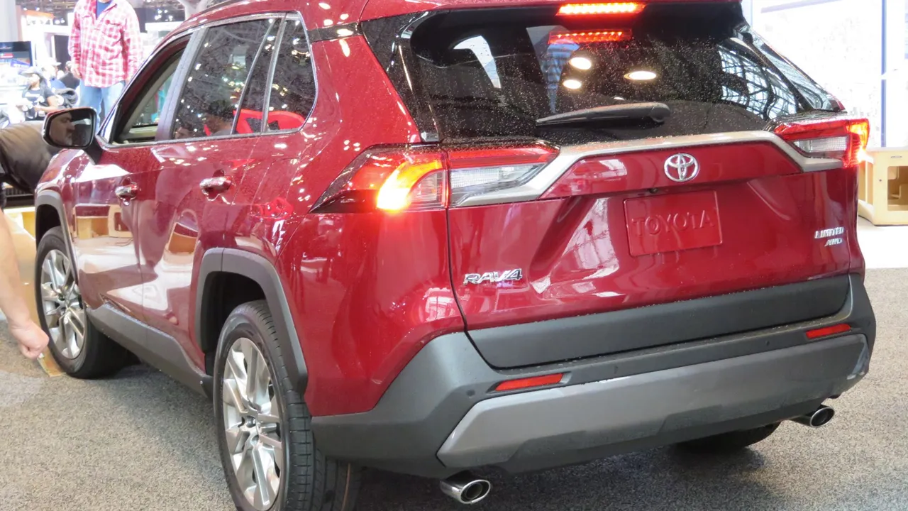 toyota rav4 kevauto cc by sa 4 via wikimedia commons