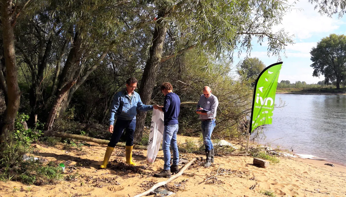 training vrijwilligers rivierafvalonderzoek 002