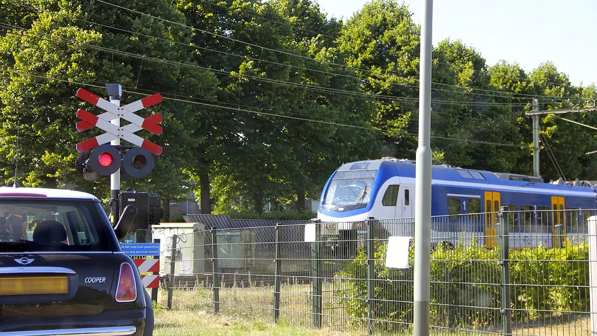 trein arriva op spoor bij geleen ten eysden