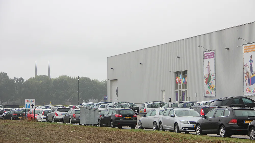 tt0flr787bbaugl19m3zls63t binnenspeeltuinweer ballorig