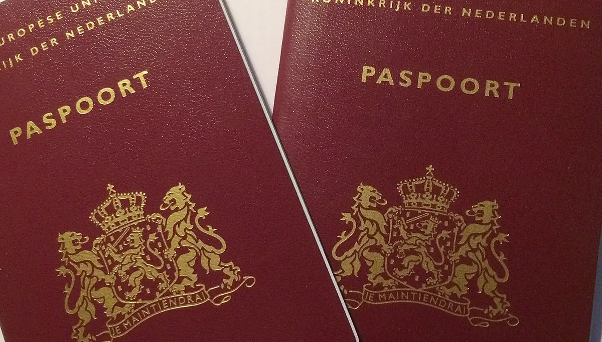 twee paspoorten