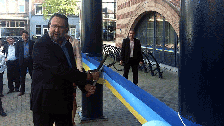 txo89anq8pcun3e5h8os452o7 opening kredietbank limburg op markt 1a in geleen door berry van