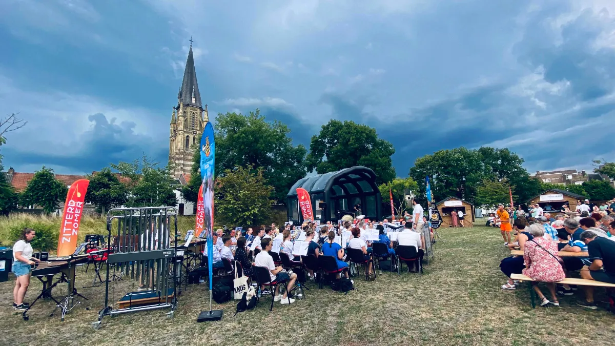 uitzwaaiconcert philharmonie op de schootsvelden