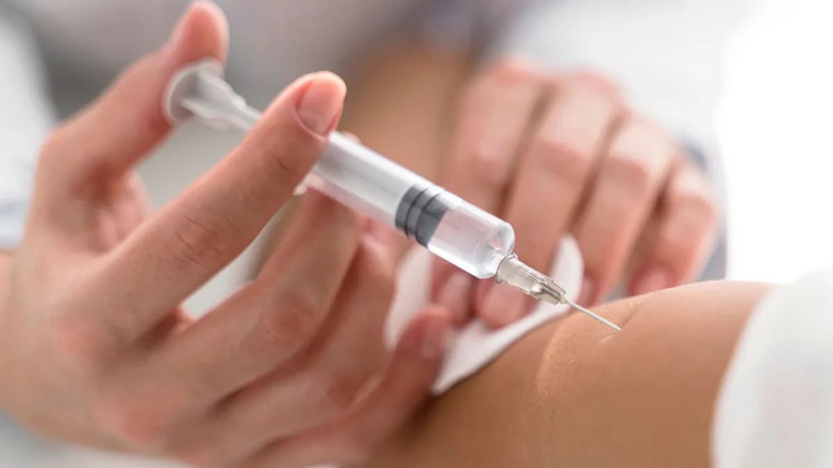 vaccineren vaccinatie vaccin spuit injectie