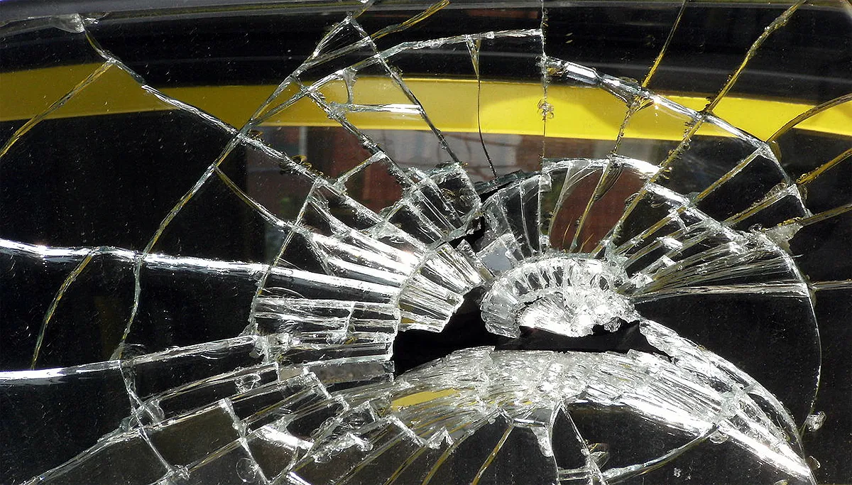 vandalisme kapotte autospiegel