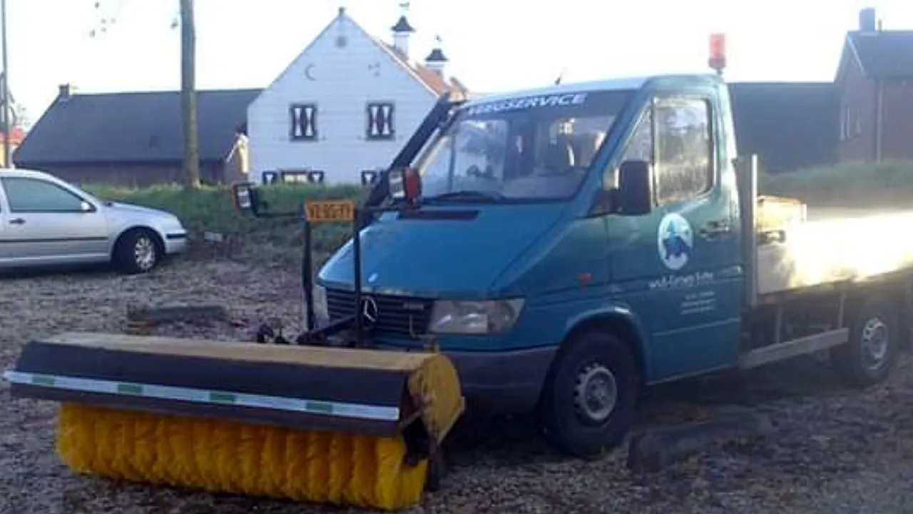 veegwagen gestolen in berkelaar