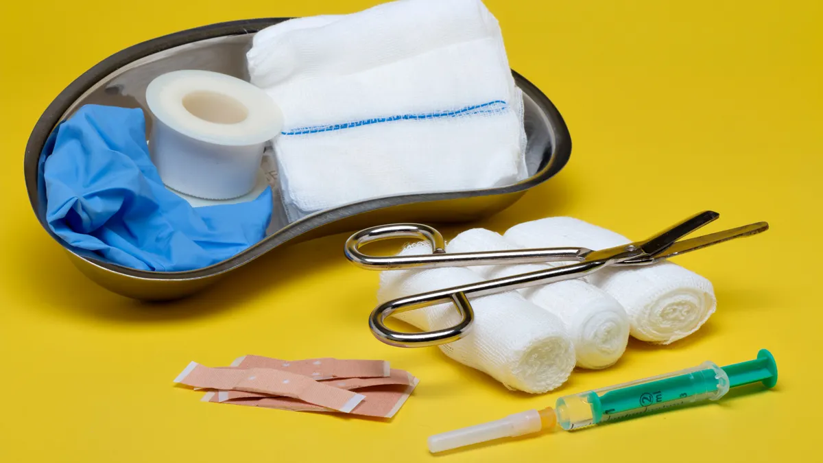 verbandmiddelen injectiespuit nierbekken