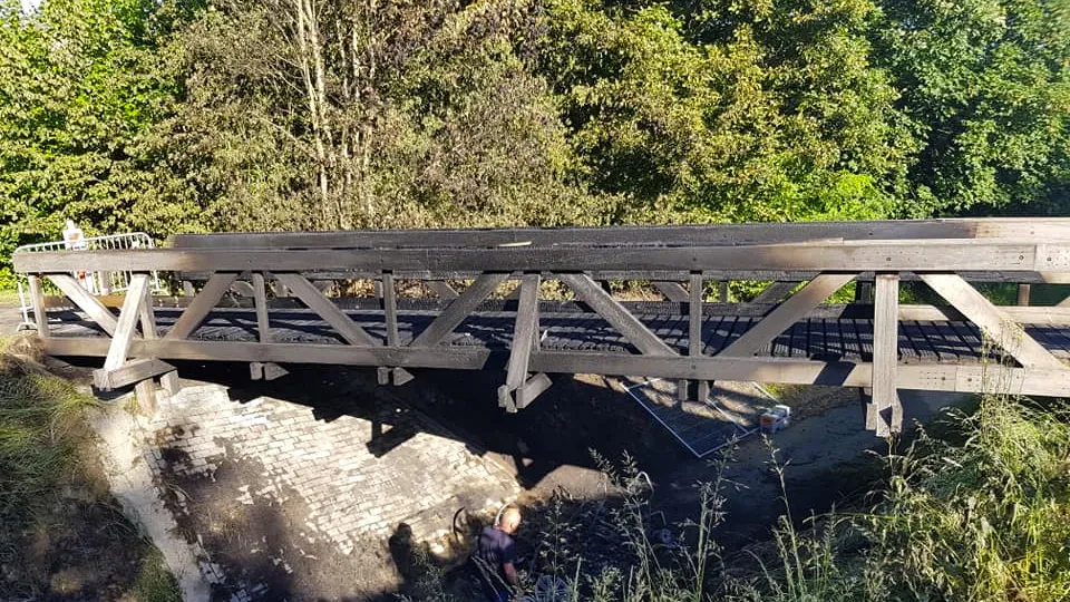 verbrande voetgangersbrug 2