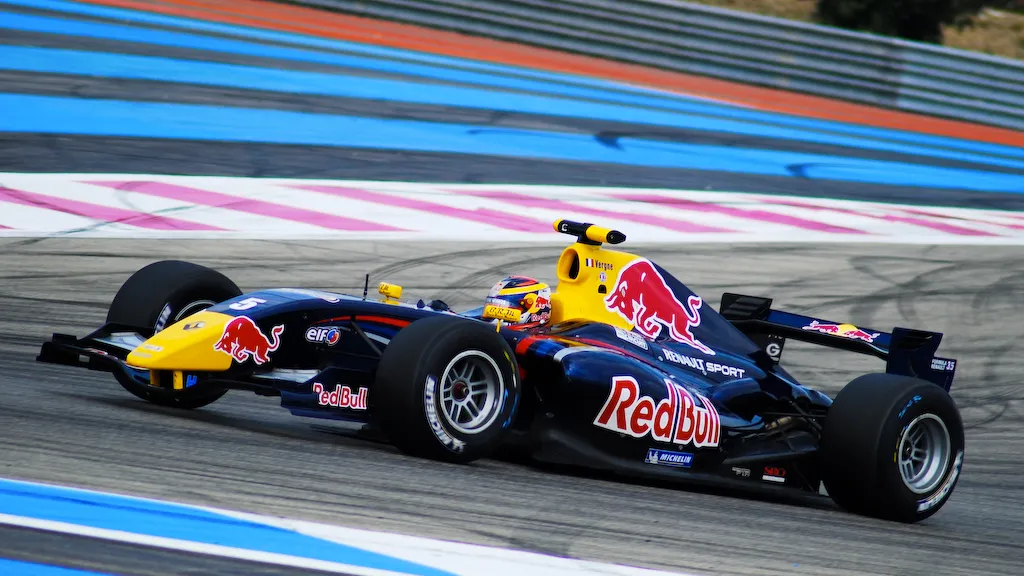 vergne renault formule 3 red bull op paul ricard in 2001 nicolas garcia cc by https creativecommonsorglicensesby20