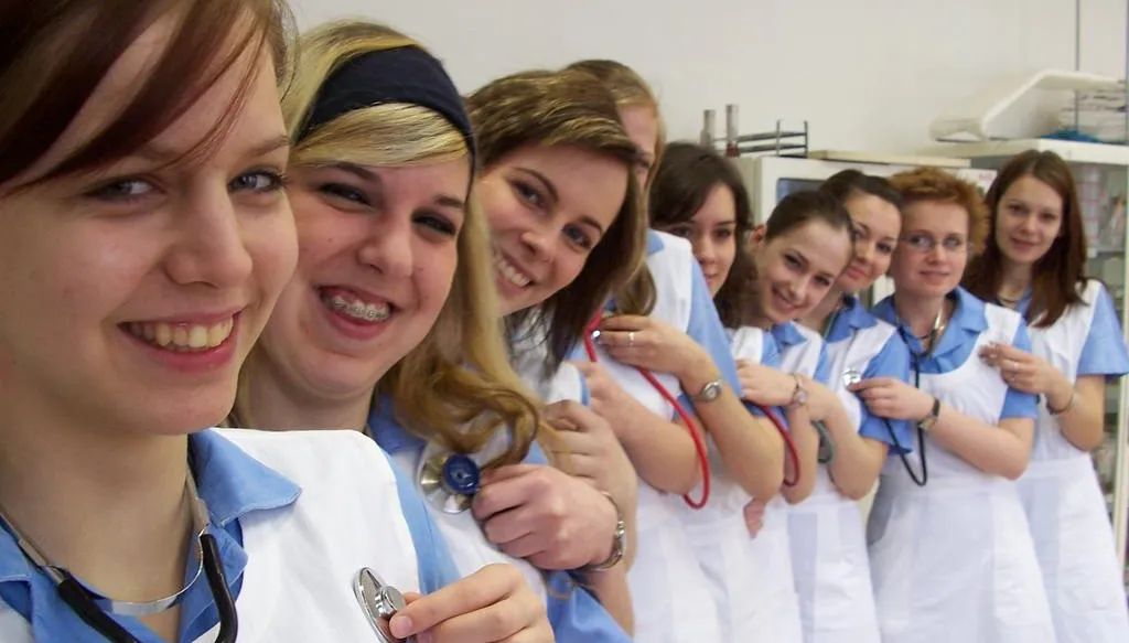 verpleegsters vlastimil cc by sa 20 via wikimedia commons