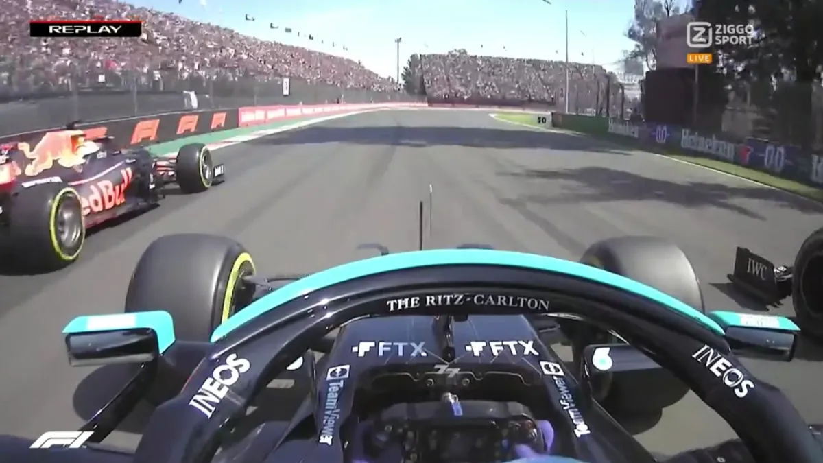 verstappen steekt beide mercedessen voorbij voor de eerste bocht