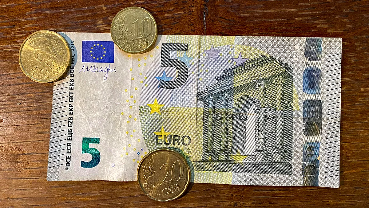 vijf euro en vijfitg cente premieverhoging ziektekostenverzekering menzis