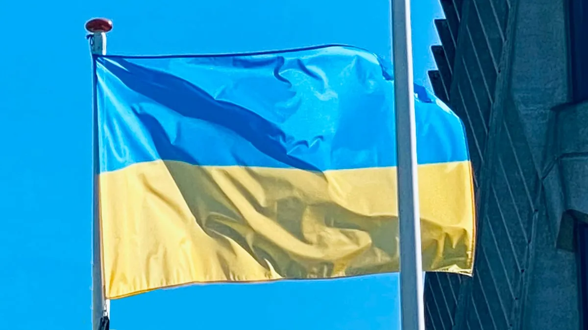 vlag van oekraine bij stadhuis sittard