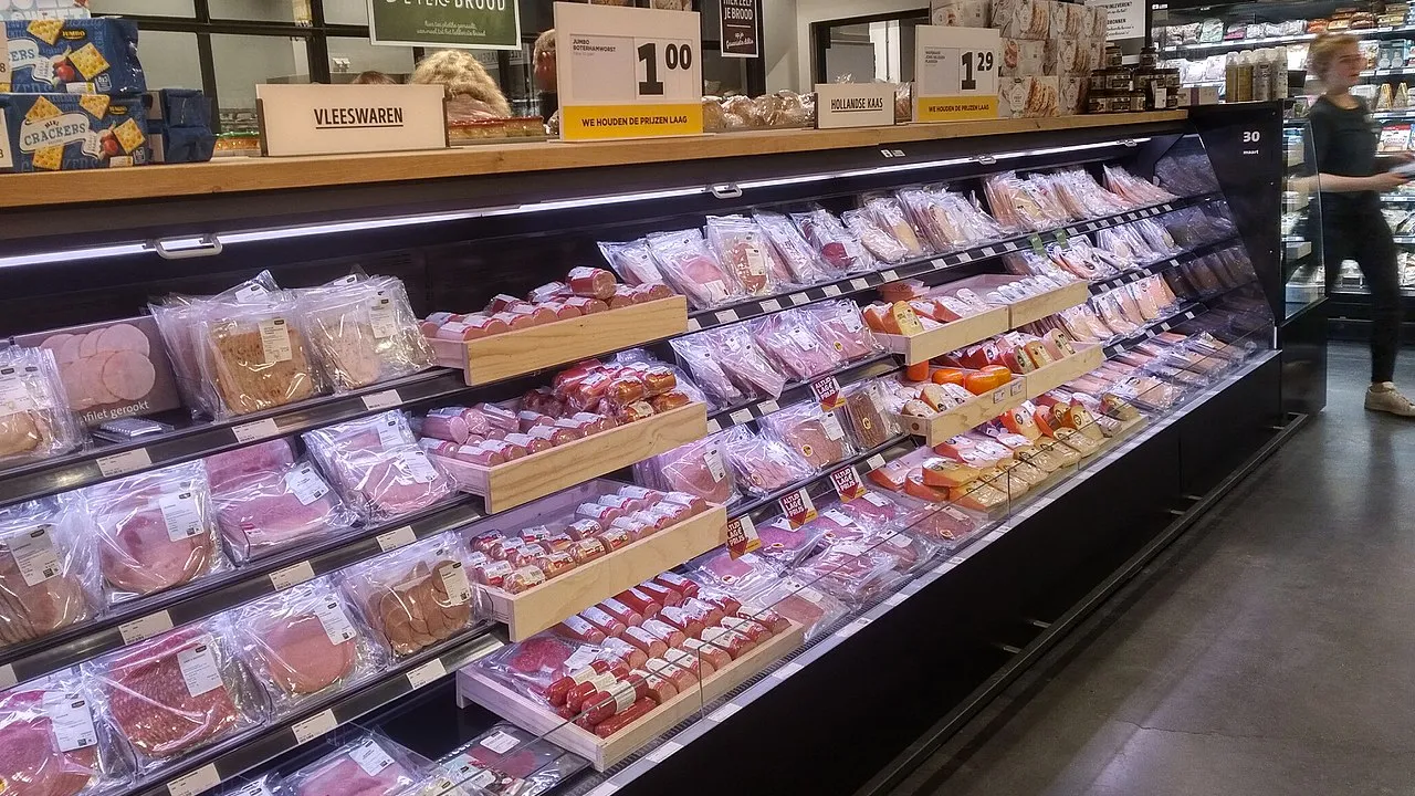vleeswarenafdeling supermarkt