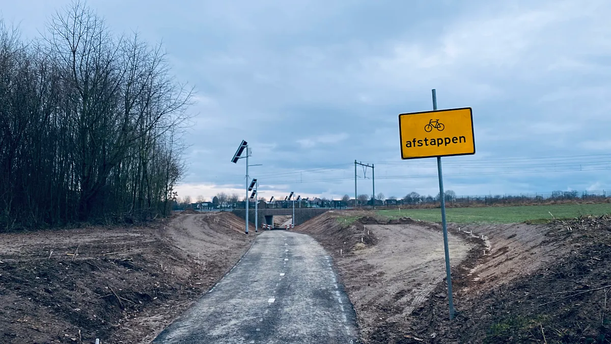 voetgangers en fietserstunnel lintjesweg 0