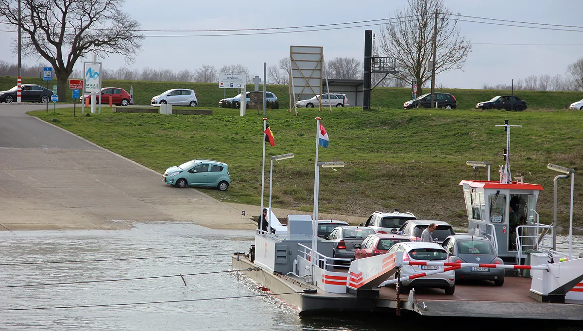 vol veerpont bijr berg aan de maas 30 maart 2016
