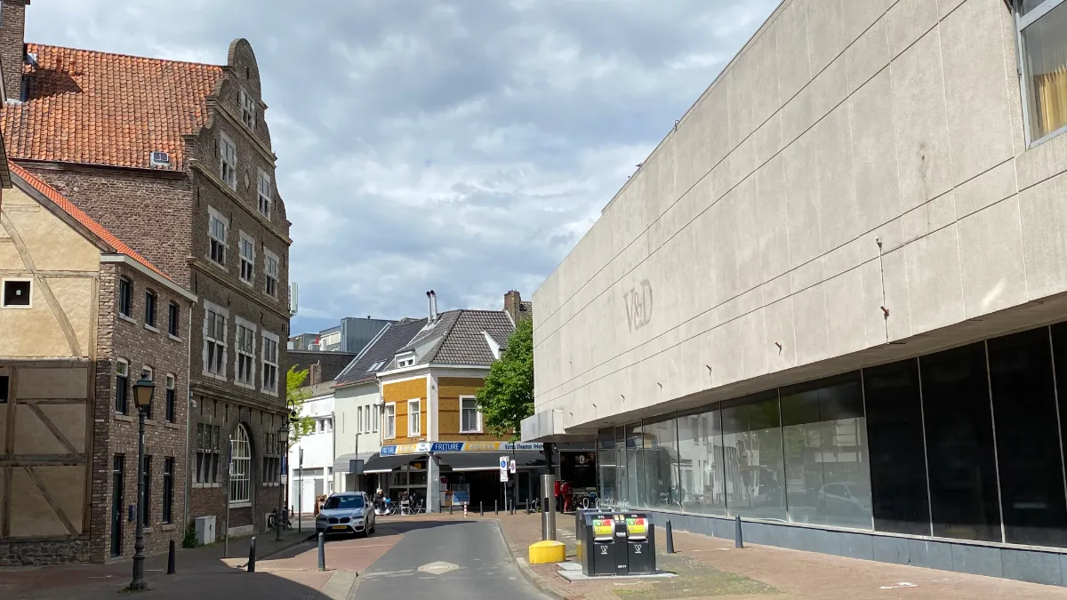 voormalige vd hoek plakstraat en markt