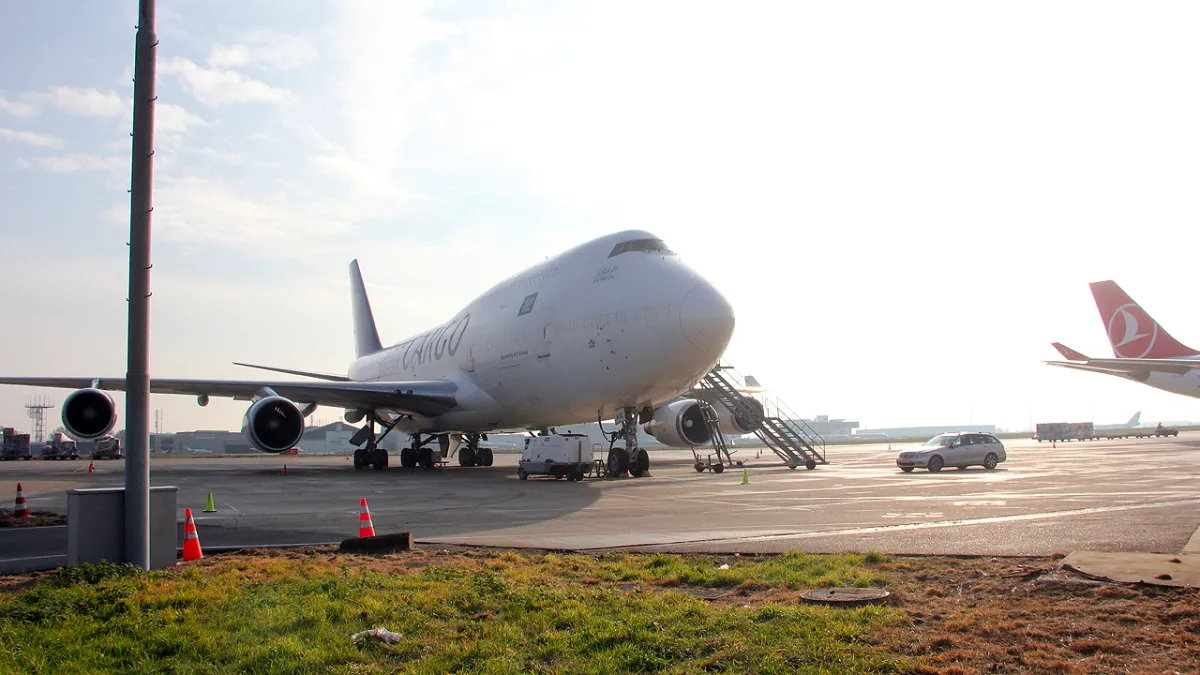 vrachttoestellen op vliegveld