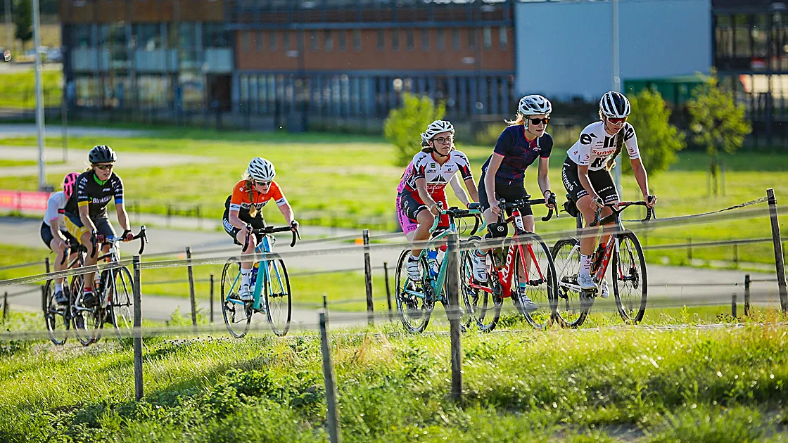 vrouwen wielrennen tom dumoulin bike park sittard