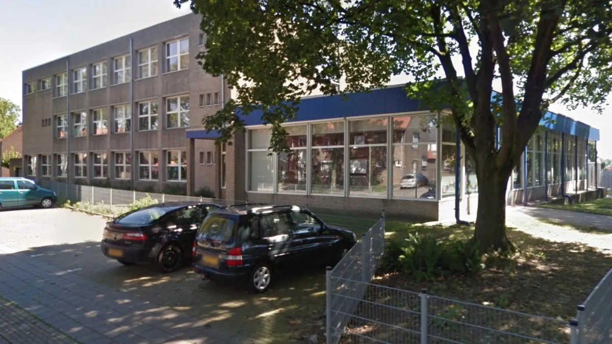 vu maasland bij de duizendpoot