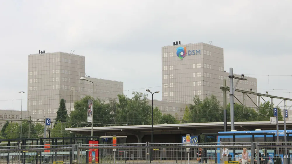 vx99i7bmqltafrn4puvldxo4j dsm vanaf stationsplein gezien