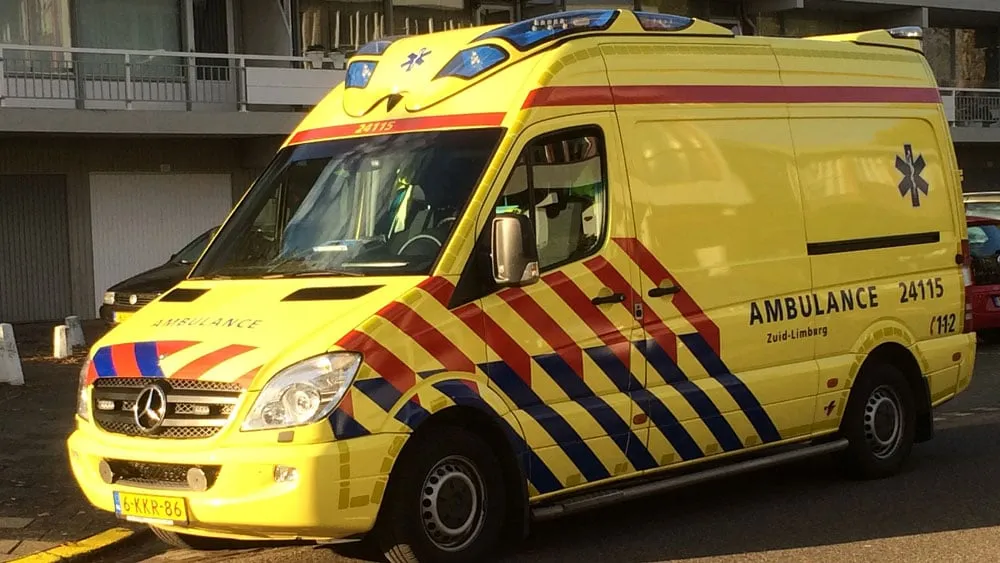 w0yiwxblo5983urstgohepd8h ambulance in kleine steeg 2 1000 br