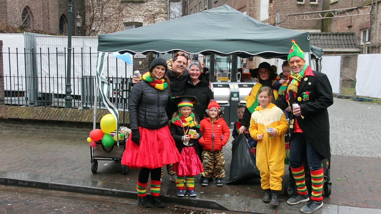 wachten op de optocht