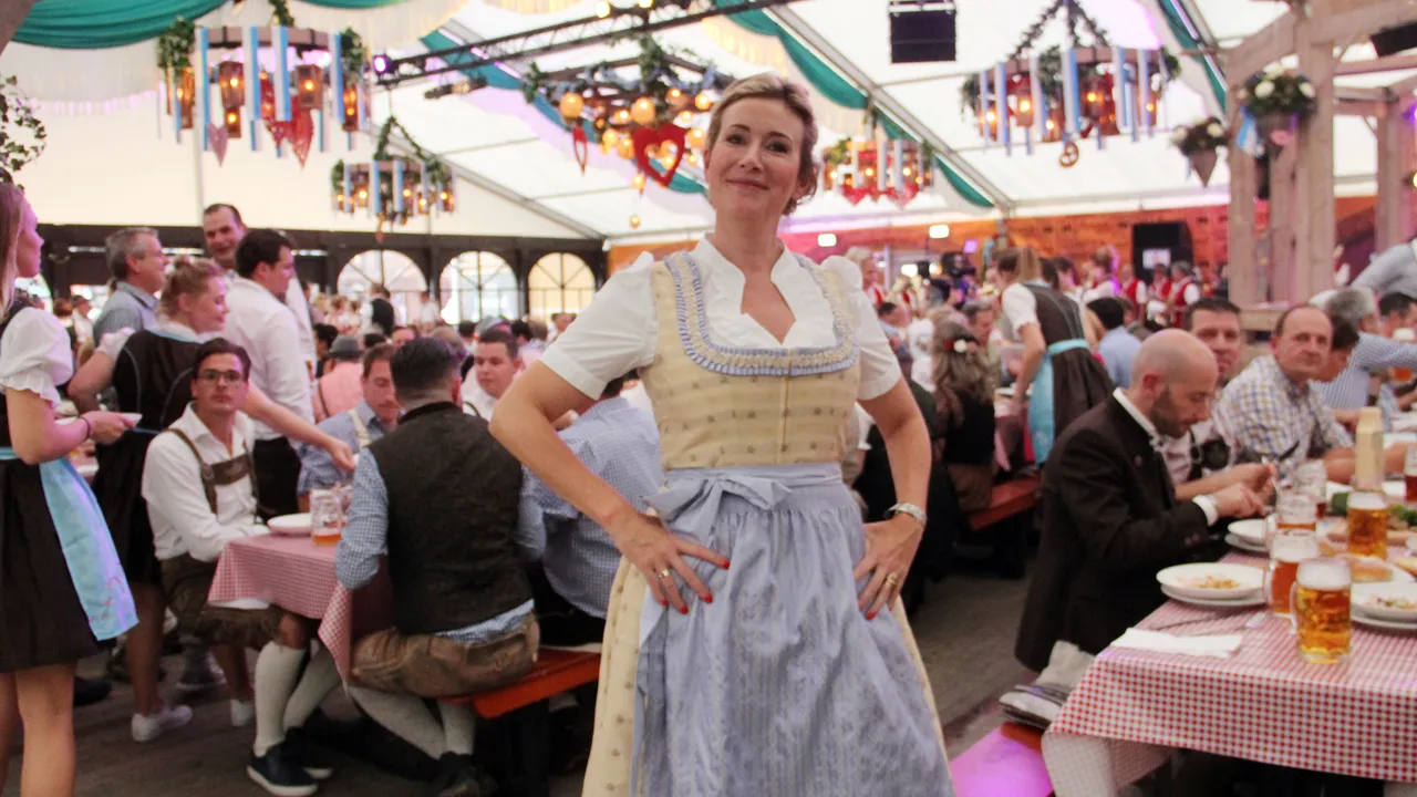 wethouder in dirndl