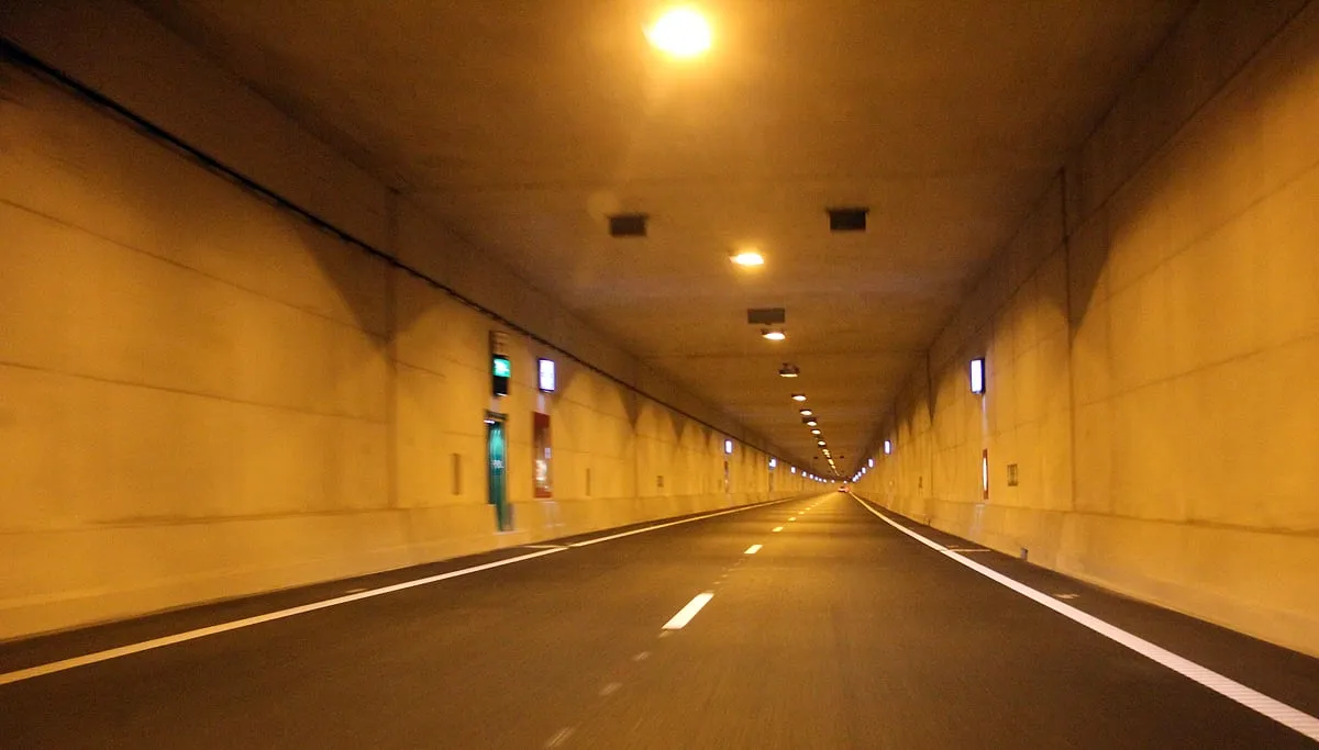 willem alexandertunnel maastricht