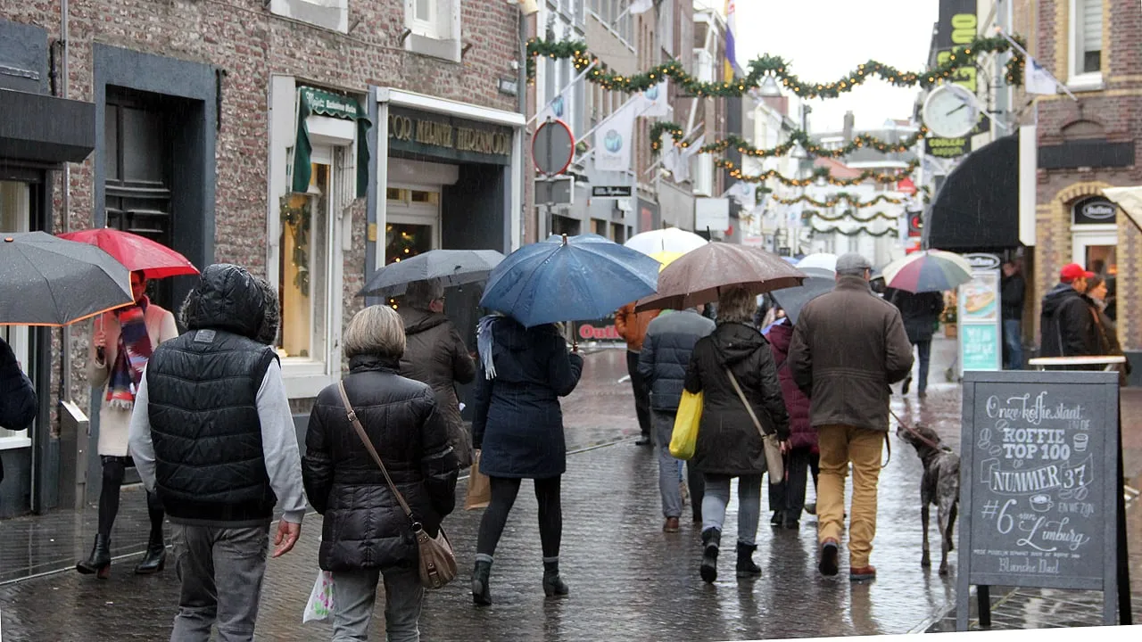 winkelend publiek in sittard december 2018
