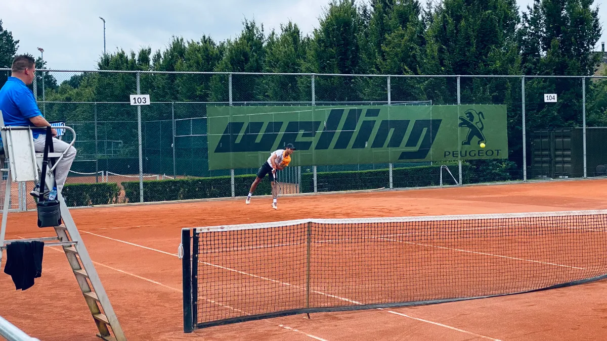 winnaar welling zittesj aope sidane pontjodikromo serveert