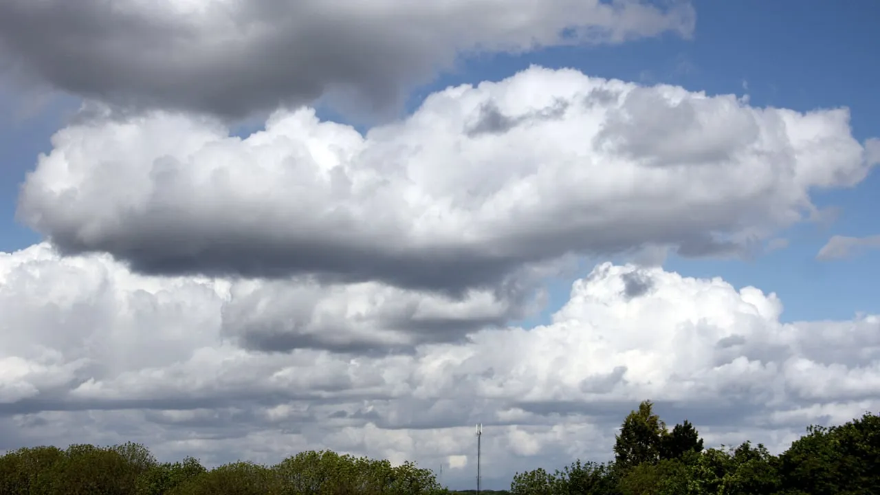 wisselvallig wer opklaringen wolkenvelden