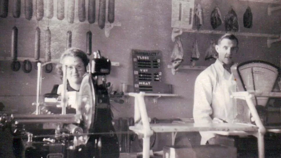 wp38pn6vgf907rpppyx6sexm1 joden onderduik 5a slagerij baum bloemenmarkt binnen