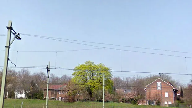 y6s4224jlqpze28427kz667j0 mauritspark vanaf overzijde spoor