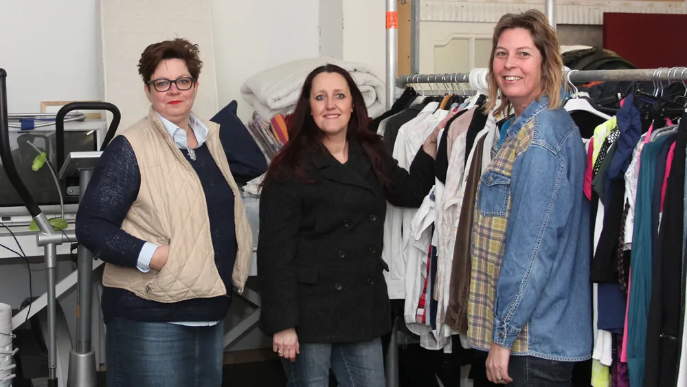 yqotbub2139qkao6gfqmnaurp monique angela en saskia