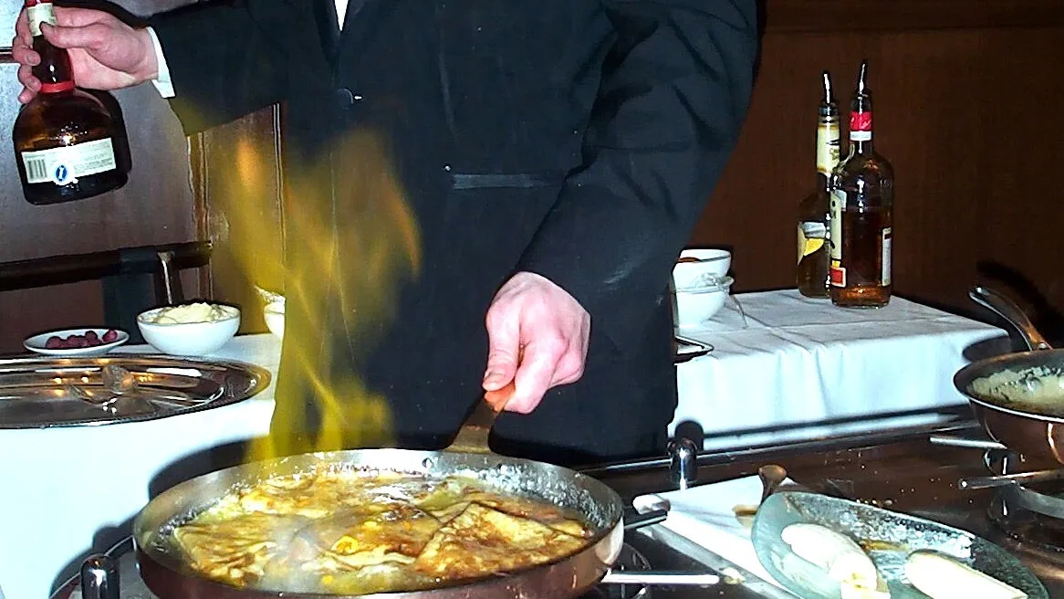 yvctqesoj1xuen24fxj100rhg crepesuzetteflambeevlamindepankokenvoedseletenhqfoto