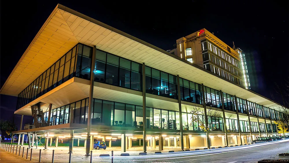 z7xyjrz2o3pfw54ep9qr6ynb3 mgl gebouw copyright jama jamoner