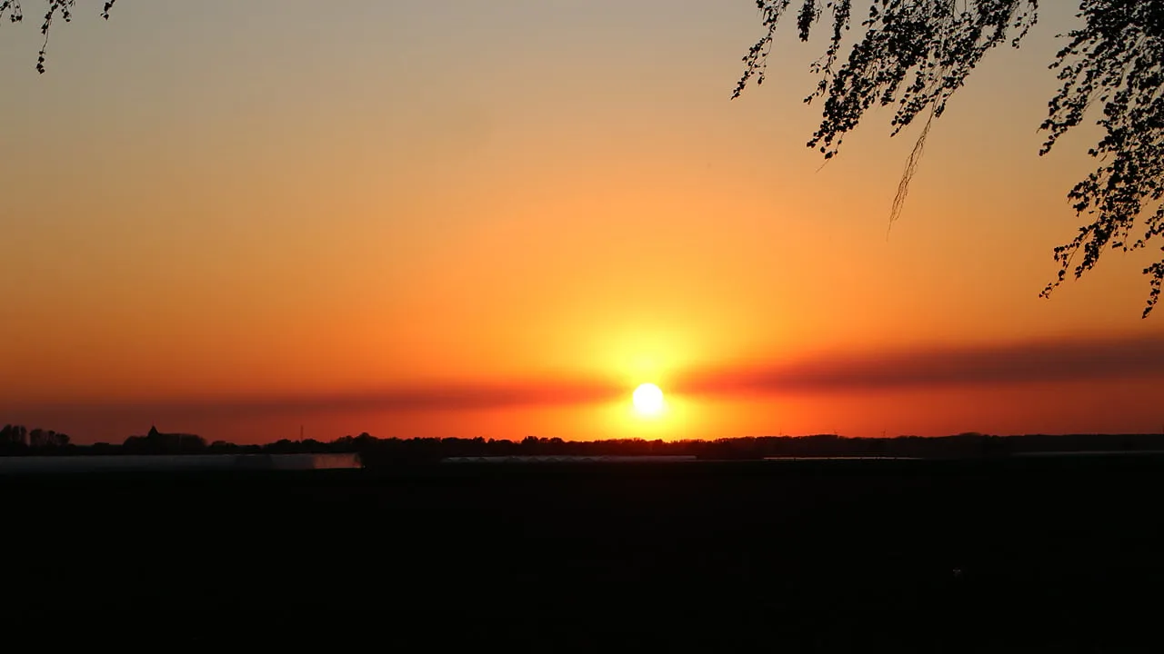 zonsdondergang 20 april 2020 na natuurbrand meinweg
