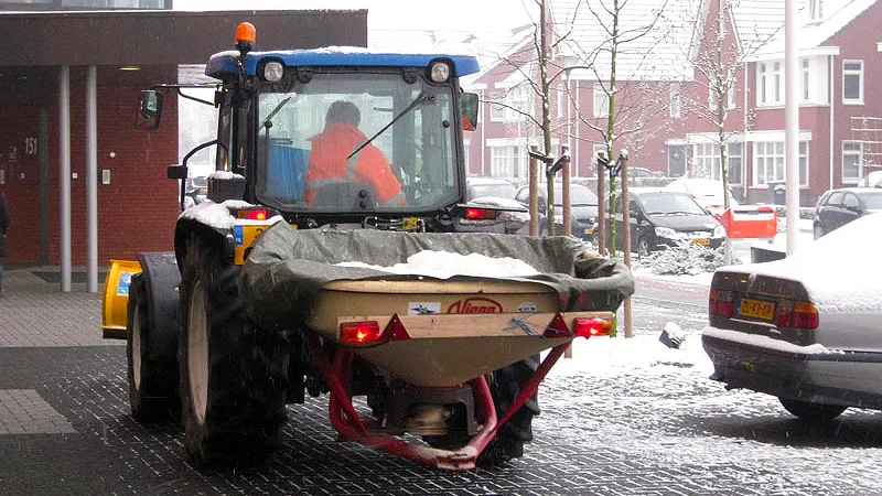 zout strooien bij gladheid