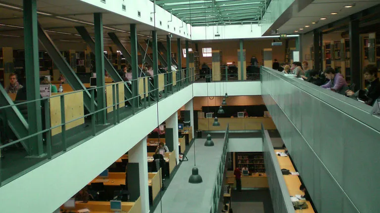 zzjkm5kqjzf9vzfinsbi9r5rx ub maastricht