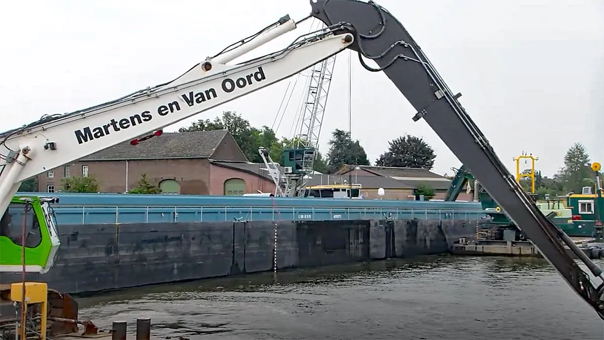 werk aan het julianakanaal tussen berg aan de maas en born