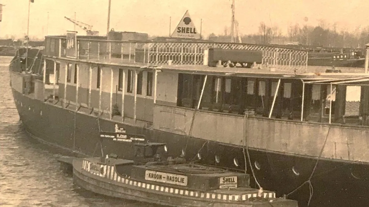 bunkerschip de zwaan haven born grevenbicht verbeterd