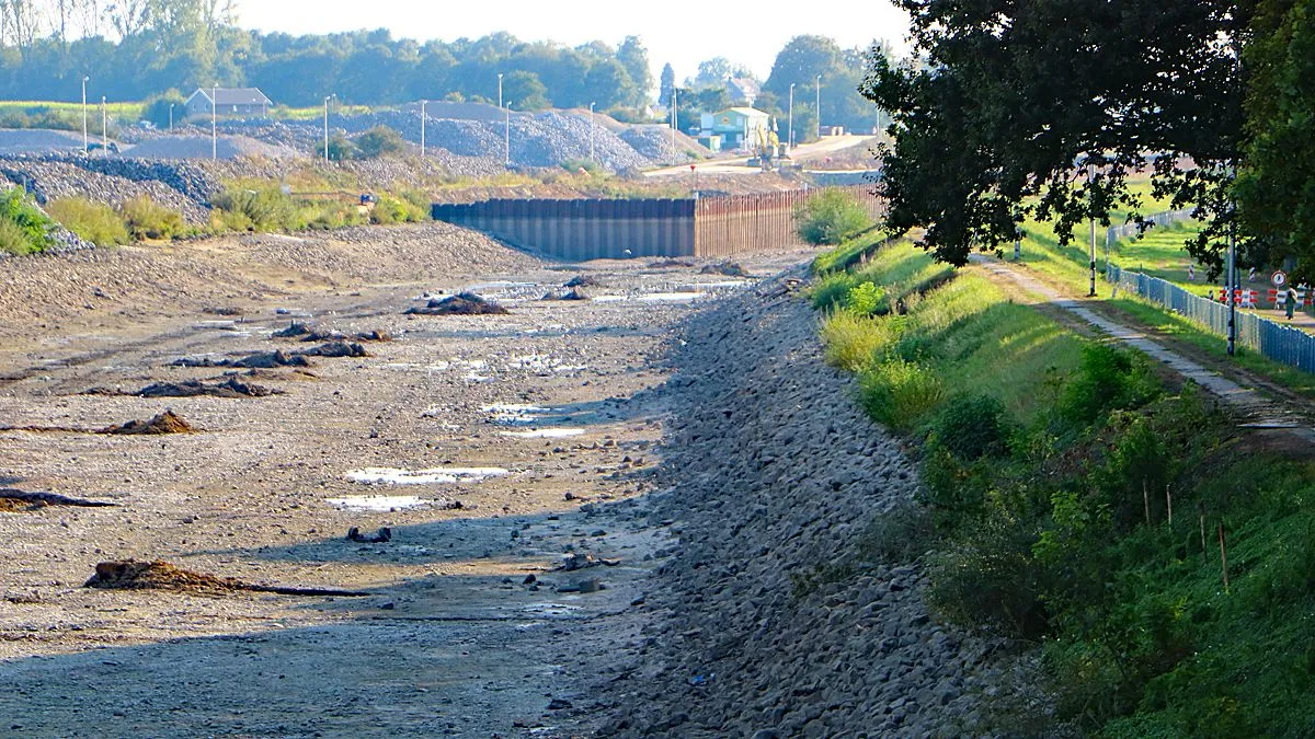 julianakanaal tussen brug obbicht en berg aan de maas