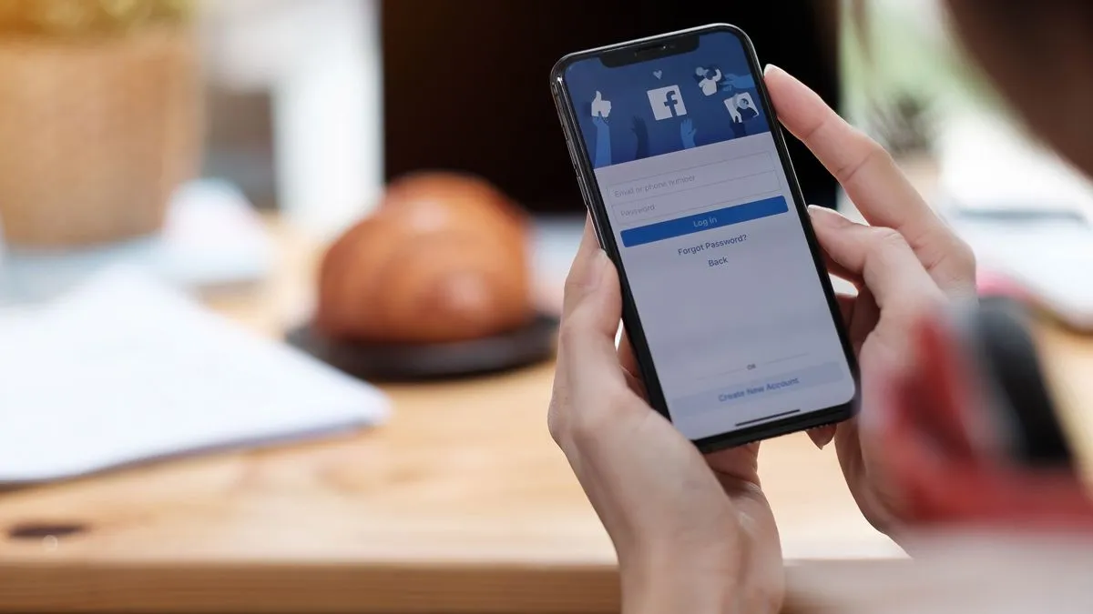 smartphone facebook