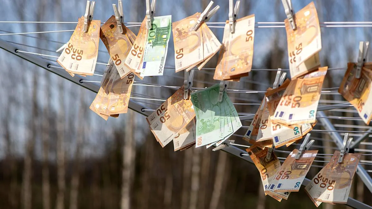 ondergronds bankieren geld witwassen